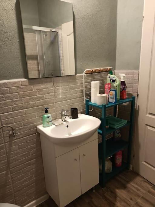 Lovely Apartament In Bucharest, Baba Novac Area Bagian luar foto