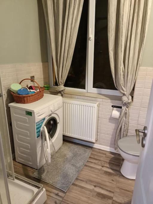Lovely Apartament In Bucharest, Baba Novac Area Bagian luar foto