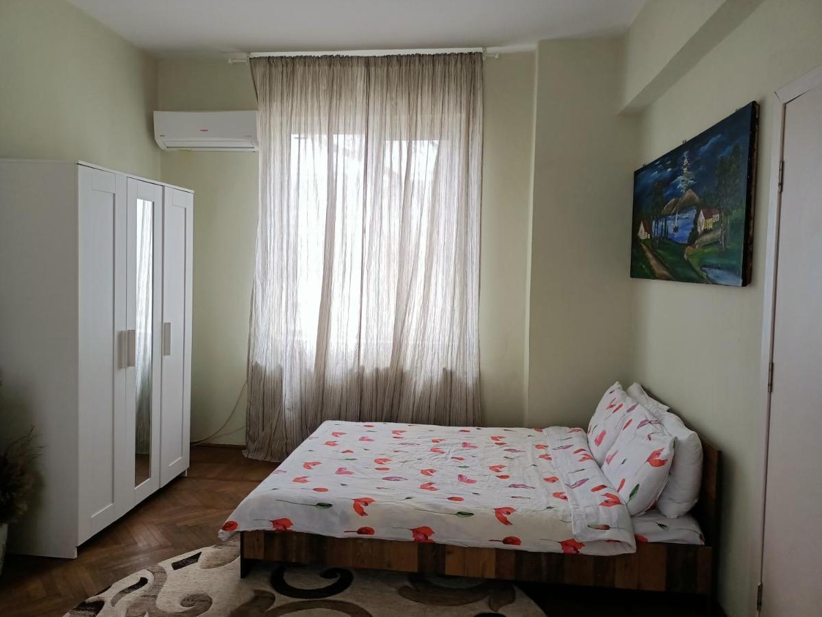 Lovely Apartament In Bucharest, Baba Novac Area Bagian luar foto